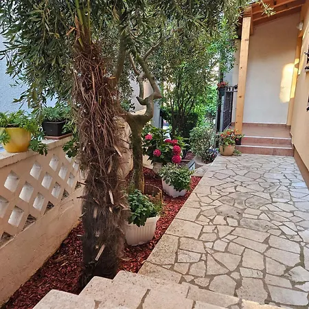 Asterix Apartman Póla